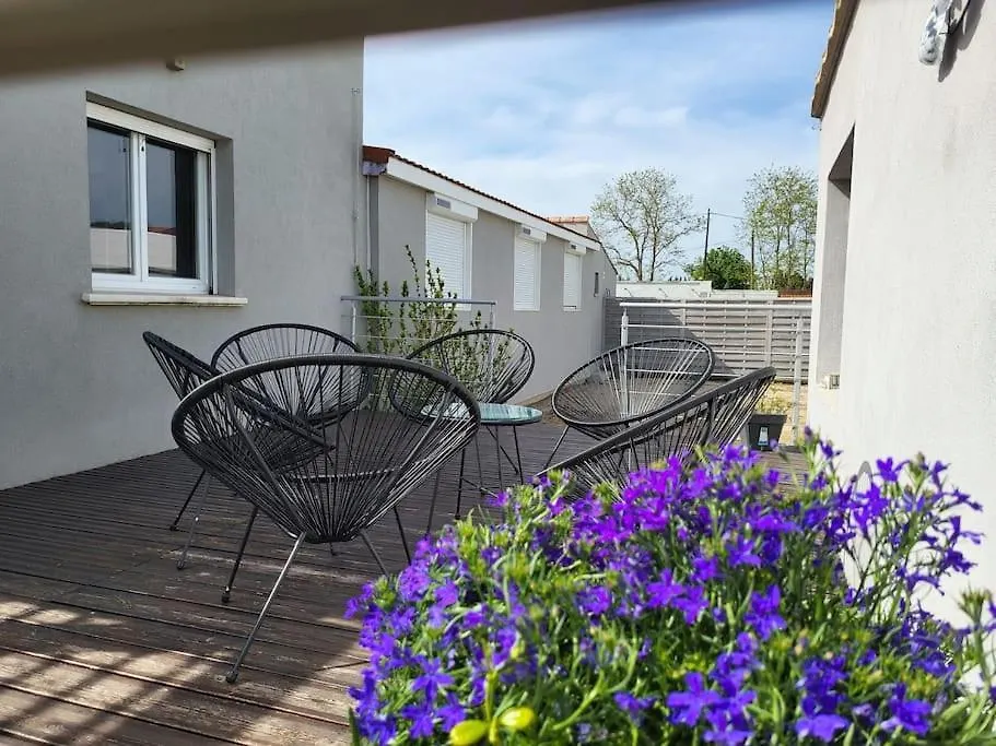 Holiday home Maison Climatisee Avec Piscine Entre Alpilles Et Camargue Arles