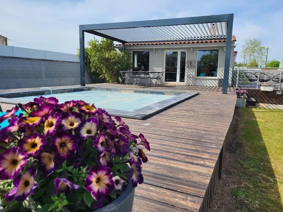 Maison Climatisee Avec Piscine Entre Alpilles Et Camargue Arles