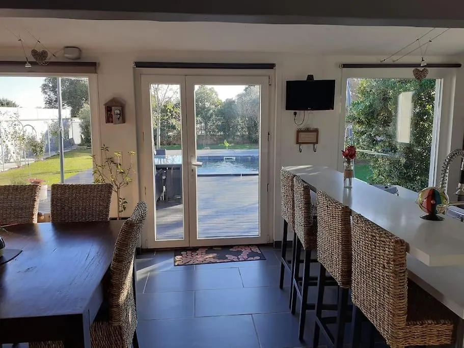 Maison Climatisee Avec Piscine Entre Alpilles Et Camargue Arles Holiday home